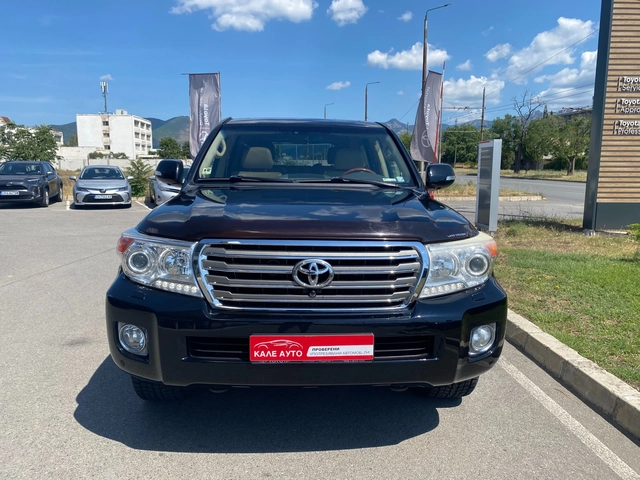 Toyota Land cruiser 200 4.5D-4D V8 Luxury - автомобили, коли, обяви за нови и употребявани 1
