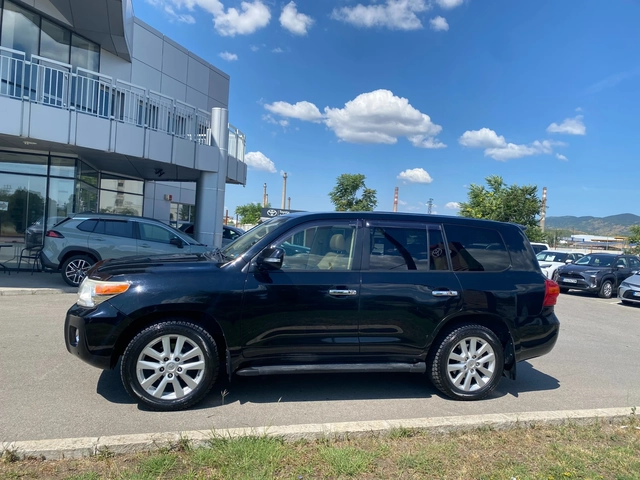 Toyota Land cruiser 200 4.5D-4D V8 Luxury - автомобили, коли, обяви за нови и употребявани 3