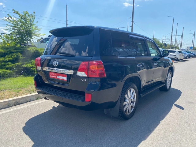 Toyota Land cruiser 200 4.5D-4D V8 Luxury - автомобили, коли, обяви за нови и употребявани 6