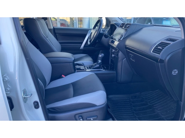 Toyota Land cruiser 150 2.8 D Black Edition - автомобили, коли, обяви за нови и употребявани 12