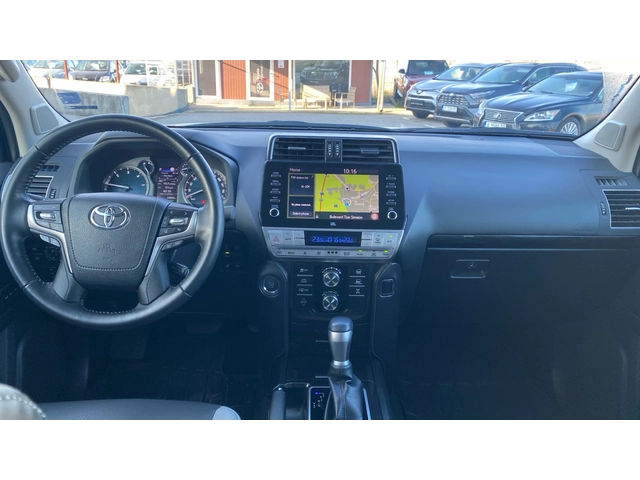 Toyota Land cruiser 150 2.8 D Black Edition - автомобили, коли, обяви за нови и употребявани 14