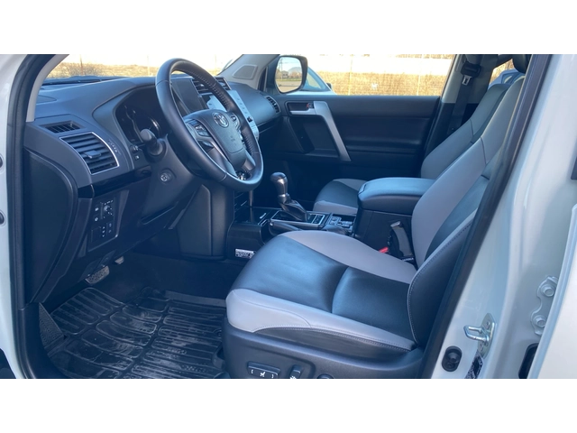 Toyota Land cruiser 150 2.8 D Black Edition - автомобили, коли, обяви за нови и употребявани 8