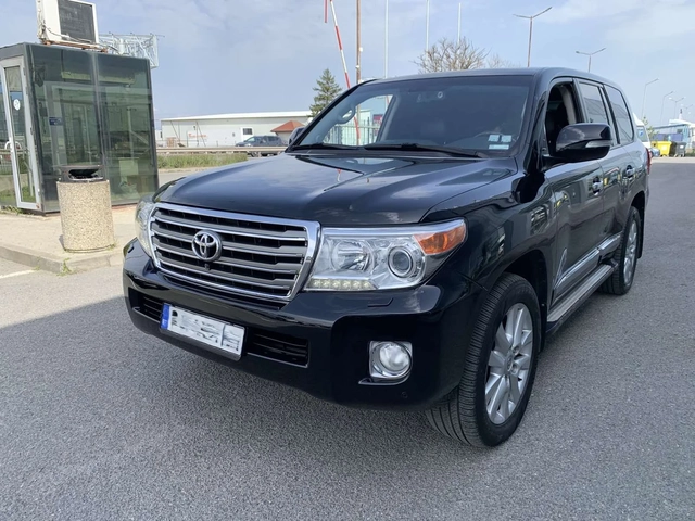 Toyota Land cruiser 200 4.5D-4D V8 Luxury - автомобили, коли, обяви за нови и употребявани 0