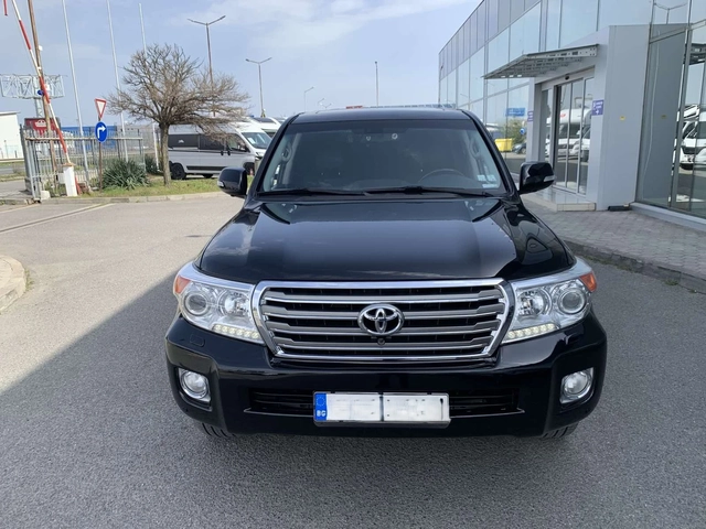 Toyota Land cruiser 200 4.5D-4D V8 Luxury - автомобили, коли, обяви за нови и употребявани 1