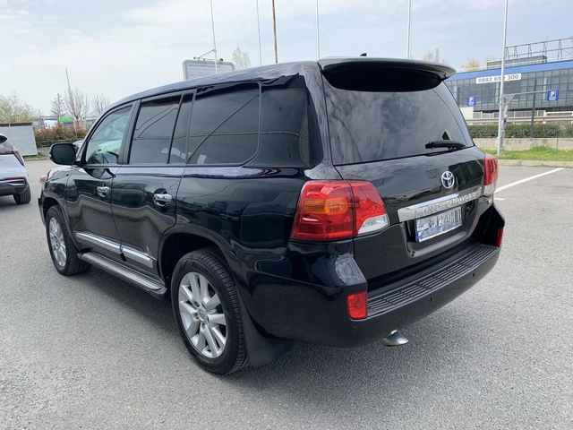 Toyota Land cruiser 200 4.5D-4D V8 Luxury - автомобили, коли, обяви за нови и употребявани 6