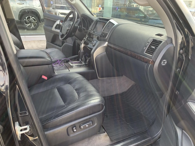 Toyota Land cruiser 200 4.5D-4D V8 Luxury - автомобили, коли, обяви за нови и употребявани 9
