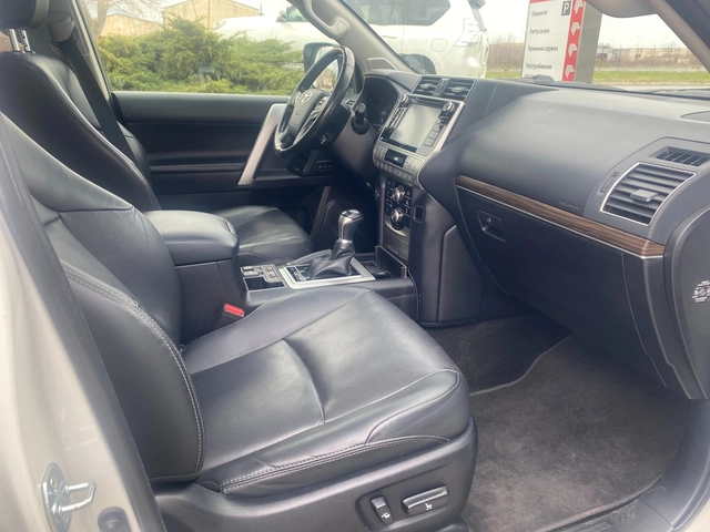 Toyota Land cruiser 150 2.8D Luxury - автомобили, коли, обяви за нови и употребявани 12