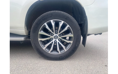 Toyota Land cruiser 150 2.8D Luxury - автомобили, коли, обяви за нови и употребявани 15