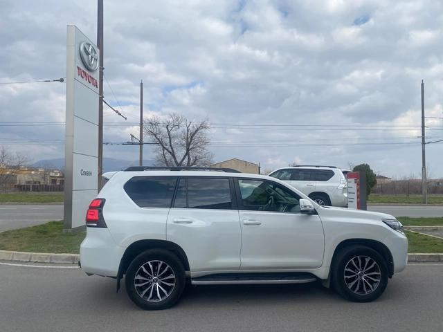 Toyota Land cruiser 150 2.8D Luxury - автомобили, коли, обяви за нови и употребявани 3