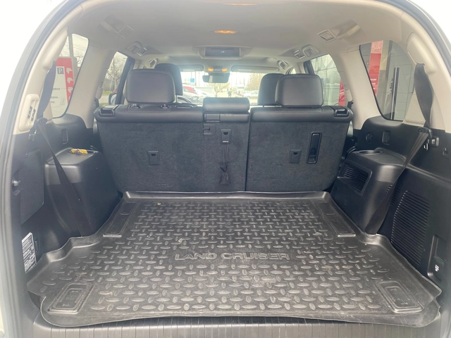 Toyota Land cruiser 150 2.8D Luxury - автомобили, коли, обяви за нови и употребявани 8