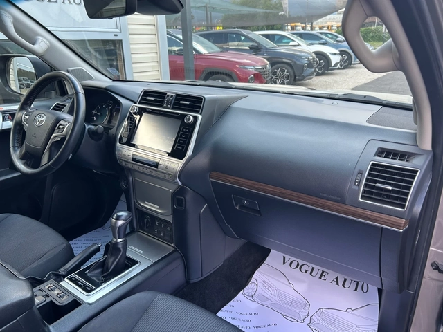 Toyota Land cruiser 150* 2.8D4D* 6+ 1 - автомобили, коли, обяви за нови и употребявани 6