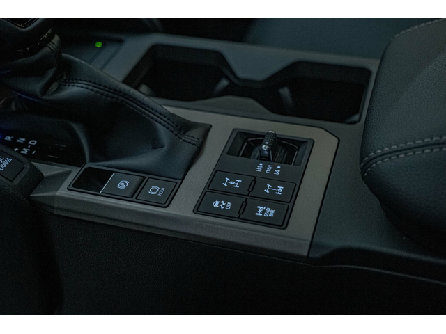 Toyota Land Cruiser J250/i-Force MAX/4WD/Обдухване/Lane Assist/Virtual/Шибедах - автомобили, коли, обяви за нови и употребявани 11