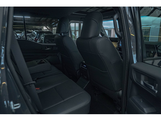 Toyota Land Cruiser J250/i-Force MAX/4WD/Обдухване/Lane Assist/Virtual/Шибедах - автомобили, коли, обяви за нови и употребявани 9