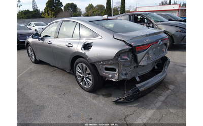 toyota-mirai-electric-rear-wheel-drive - 2