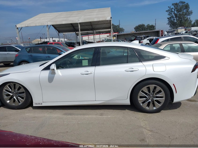 Toyota Mirai ELECTRIC Rear Wheel Drive - автомобили, коли, обяви за нови и употребявани 13
