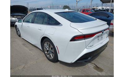 toyota-mirai-electric-rear-wheel-drive - 2