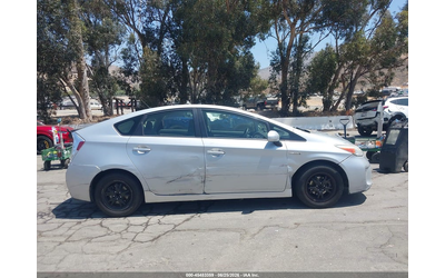 Toyota Prius 1.8L I-4 DOHC, VVT, 98HP Front Wheel Drive - автомобили, коли, обяви за нови и употребявани 13