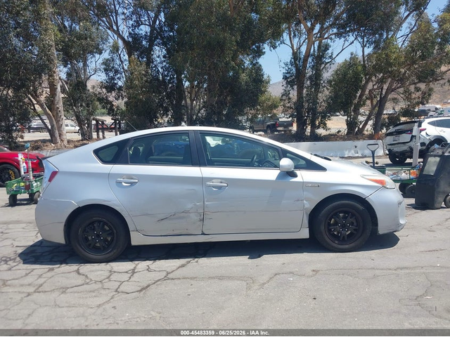 Toyota Prius 1.8L I-4 DOHC, VVT, 98HP Front Wheel Drive - автомобили, коли, обяви за нови и употребявани 13