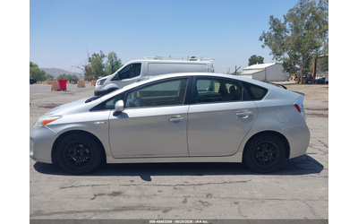 Toyota Prius 1.8L I-4 DOHC, VVT, 98HP Front Wheel Drive - автомобили, коли, обяви за нови и употребявани 14