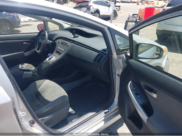 Toyota Prius 1.8L I-4 DOHC, VVT, 98HP Front Wheel Drive - автомобили, коли, обяви за нови и употребявани 4