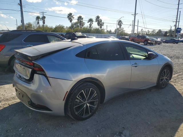 Toyota Prius 2.0L 4 Front Wheel Drive - автомобили, коли, обяви за нови и употребявани 3
