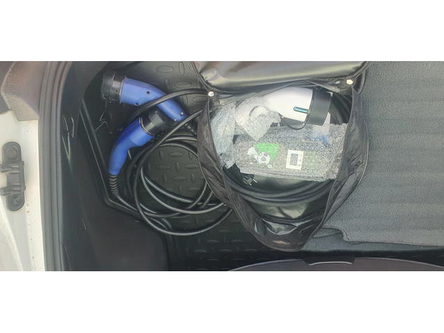 Toyota Prius PLUG IN HYBRID - автомобили, коли, обяви за нови и употребявани 13