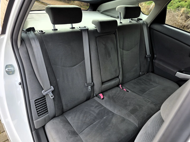 Toyota Prius 1.8Hybrid/136/e-CVT - автомобили, коли, обяви за нови и употребявани 12