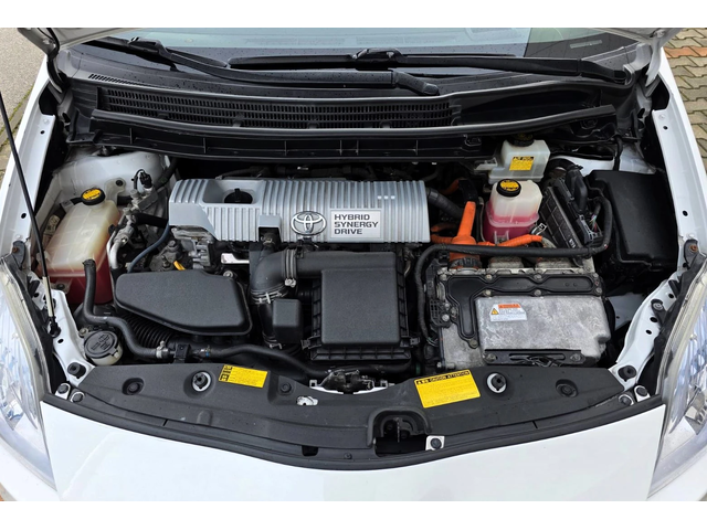 Toyota Prius 1.8Hybrid/136/e-CVT - автомобили, коли, обяви за нови и употребявани 14