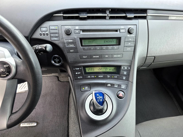 Toyota Prius 1.8Hybrid/136/e-CVT - автомобили, коли, обяви за нови и употребявани 9