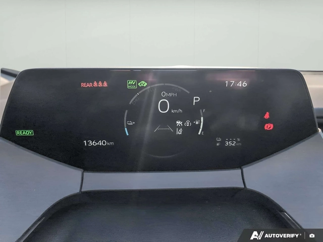 Toyota Prius XSE 13000КМ, ЦЕНА ДО БГ - автомобили, коли, обяви за нови и употребявани 11