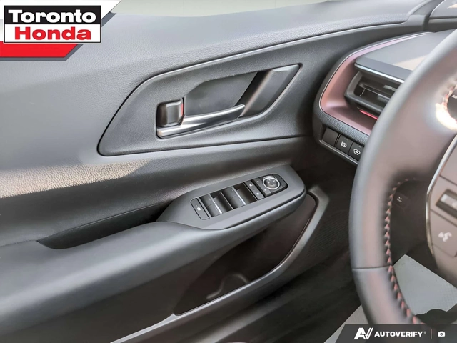 Toyota Prius XSE 13000КМ, ЦЕНА ДО БГ - автомобили, коли, обяви за нови и употребявани 12