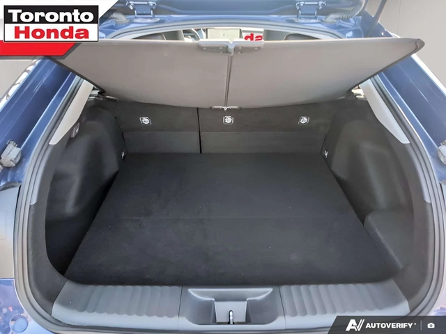 Toyota Prius XSE 13000КМ, ЦЕНА ДО БГ - автомобили, коли, обяви за нови и употребявани 8