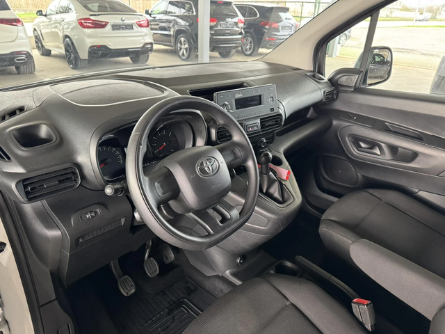 Toyota Proace City 1.5D* 75ps* 66хл.км* КЛИМАТИК - автомобили, коли, обяви за нови и употребявани 9