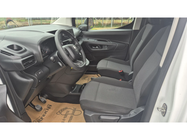 Toyota Proace City 1.5 диз. 76к.с. - автомобили, коли, обяви за нови и употребявани 11