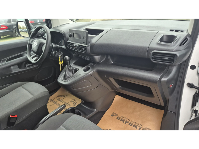 Toyota Proace City 1.5 диз. 76к.с. - автомобили, коли, обяви за нови и употребявани 13