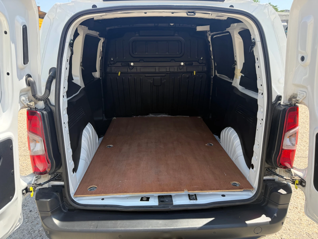 Toyota Proace City 1.5 D4D - автомобили, коли, обяви за нови и употребявани 13