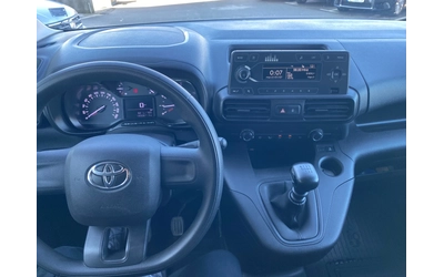 Toyota Proace City 1.2T L2 6MT - автомобили, коли, обяви за нови и употребявани 15