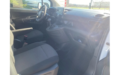 Toyota Proace City 1.2T L2 6MT - автомобили, коли, обяви за нови и употребявани 9