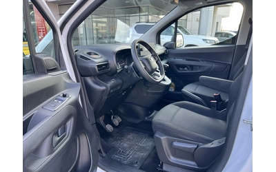 Toyota Proace City 1.2T L2 6MT - автомобили, коли, обяви за нови и употребявани 11