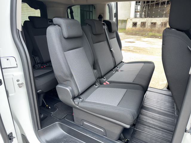 Toyota Proace City Verso 2.0 HDi 7+1 - автомобили, коли, обяви за нови и употребявани 10