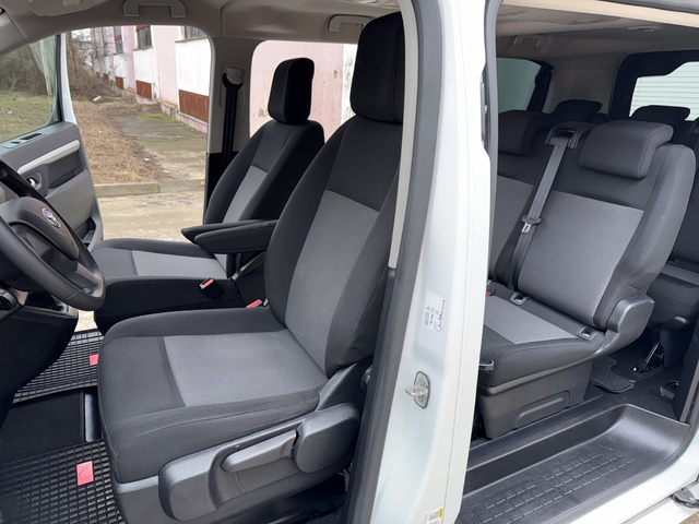 Toyota Proace City Verso 2.0 HDi 7+1 - автомобили, коли, обяви за нови и употребявани 8