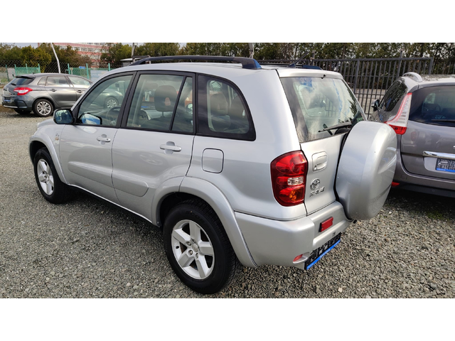 Toyota Rav 4 D-4D - автомобили, коли, обяви за нови и употребявани 4