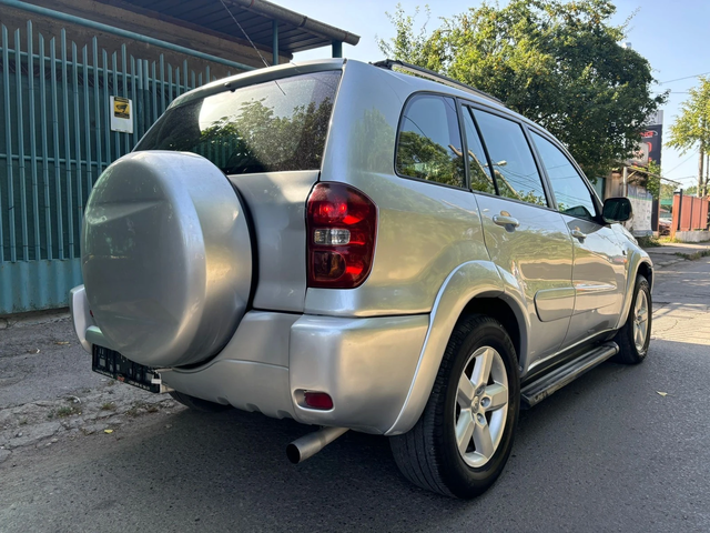 Toyota Rav4 2, 000d4d EURO4 - автомобили, коли, обяви за нови и употребявани 6