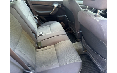 Toyota Rav4 2, 000d4d EURO4 - автомобили, коли, обяви за нови и употребявани 9