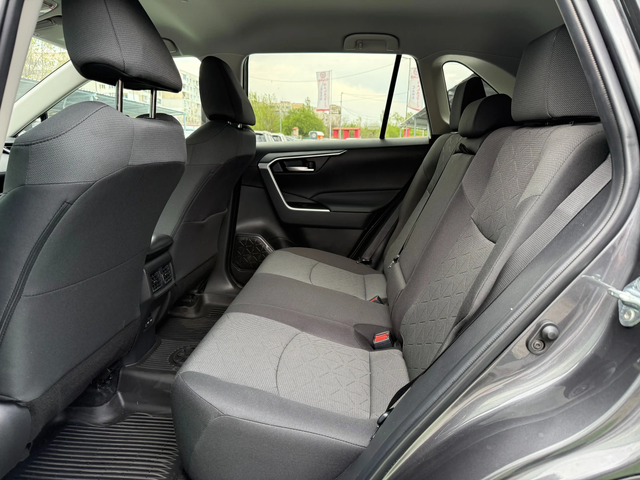 Toyota Rav4 XLE - автомобили, коли, обяви за нови и употребявани 8