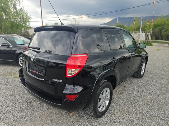 Toyota Rav4 2.2 D4D - автомобили, коли, обяви за нови и употребявани 3