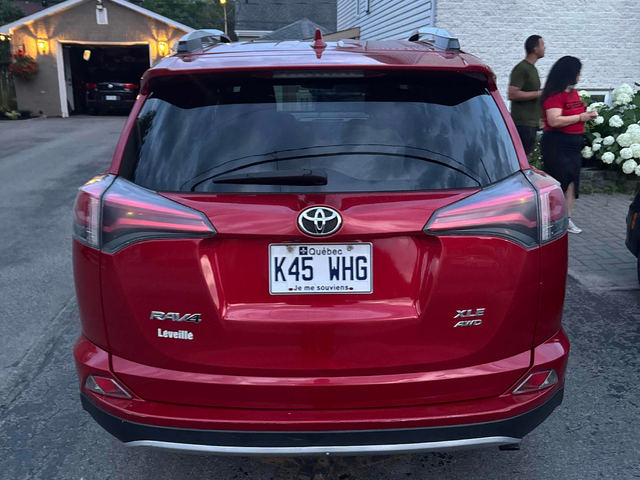 Toyota RAV4 2.5L 4cyl AWD - автомобили, коли, обяви за нови и употребявани 3