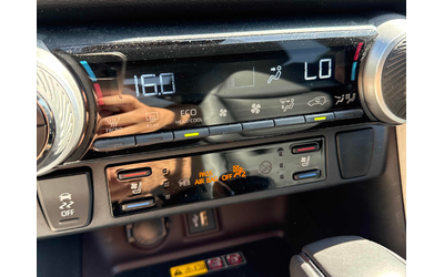 Toyota Rav4 2.5L 4cyl AWD - автомобили, коли, обяви за нови и употребявани 12
