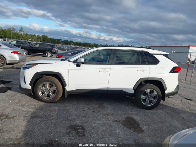 Toyota Rav4 2.5L I-4 DI, DOHC, VVT, 203HP Front Wheel Drive - автомобили, коли, обяви за нови и употребявани 13