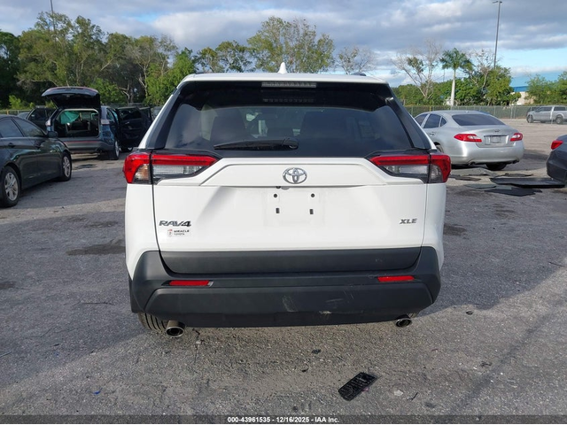Toyota Rav4 2.5L I-4 DI, DOHC, VVT, 203HP Front Wheel Drive - автомобили, коли, обяви за нови и употребявани 15